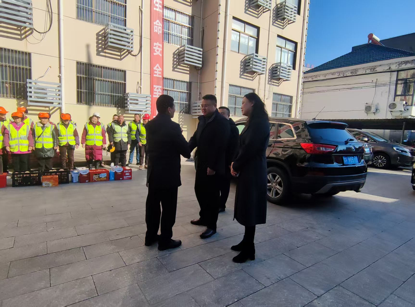 城中街道党工委书记冯亚洲慰问