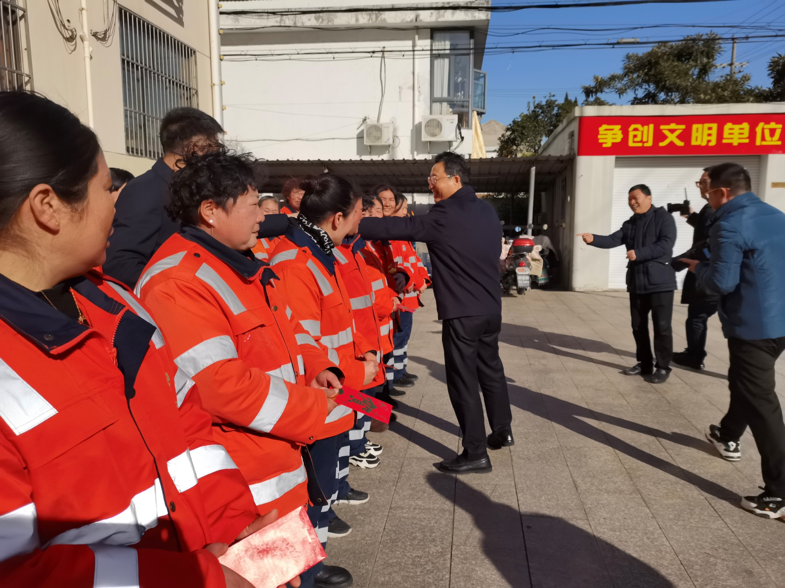 如东县委书记陈慧宇慰问